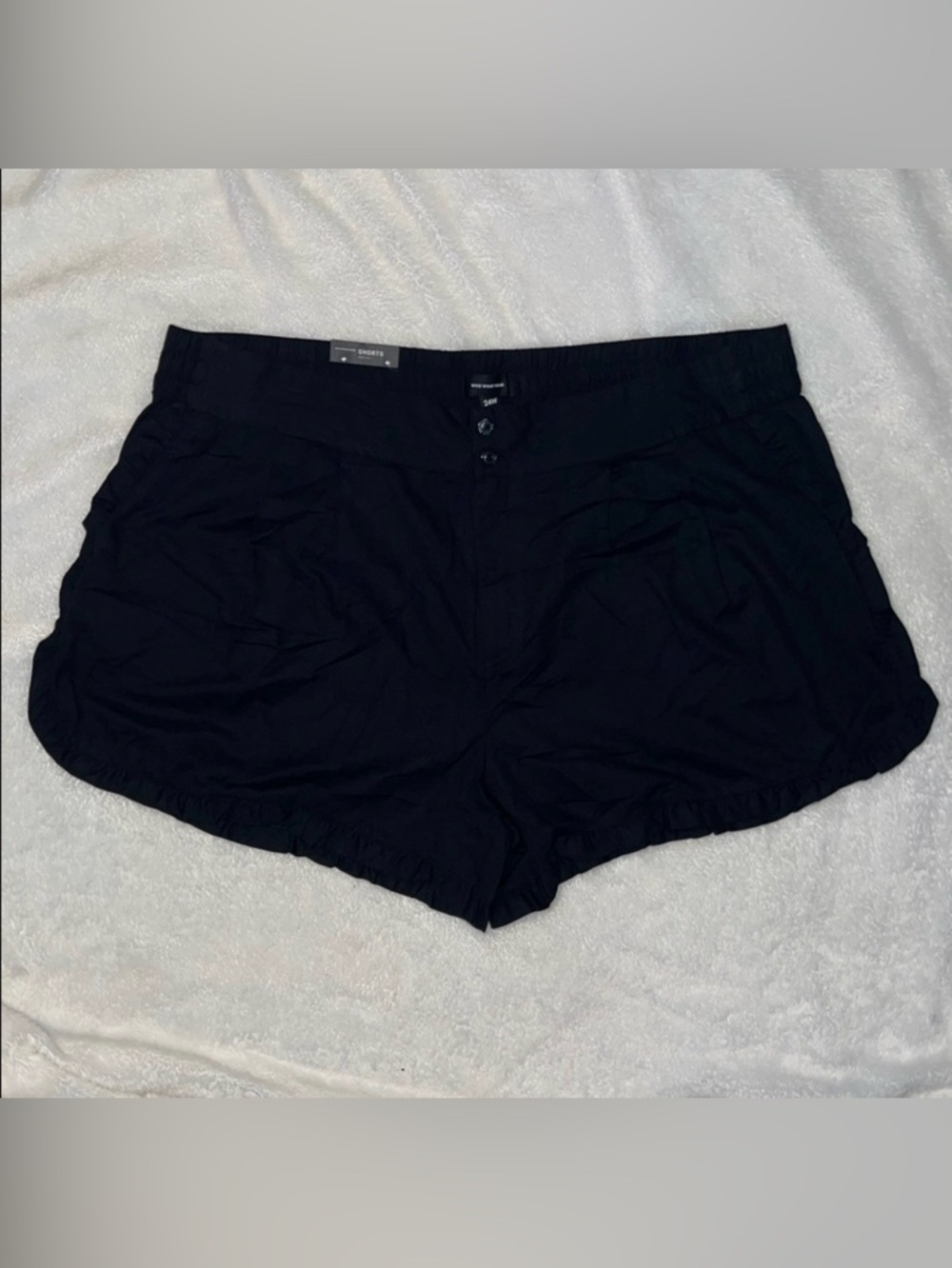 Who What Wear Mid-Rise Ruffled Edge Shorts